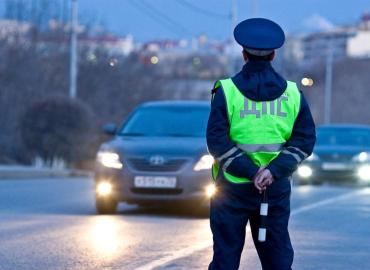 С 25 мая мгновенный штраф за телефон в руке: водителей ждет неприятный сюрприз