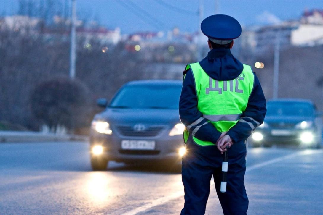С 25 мая мгновенный штраф за телефон в руке: водителей ждет неприятный сюрприз