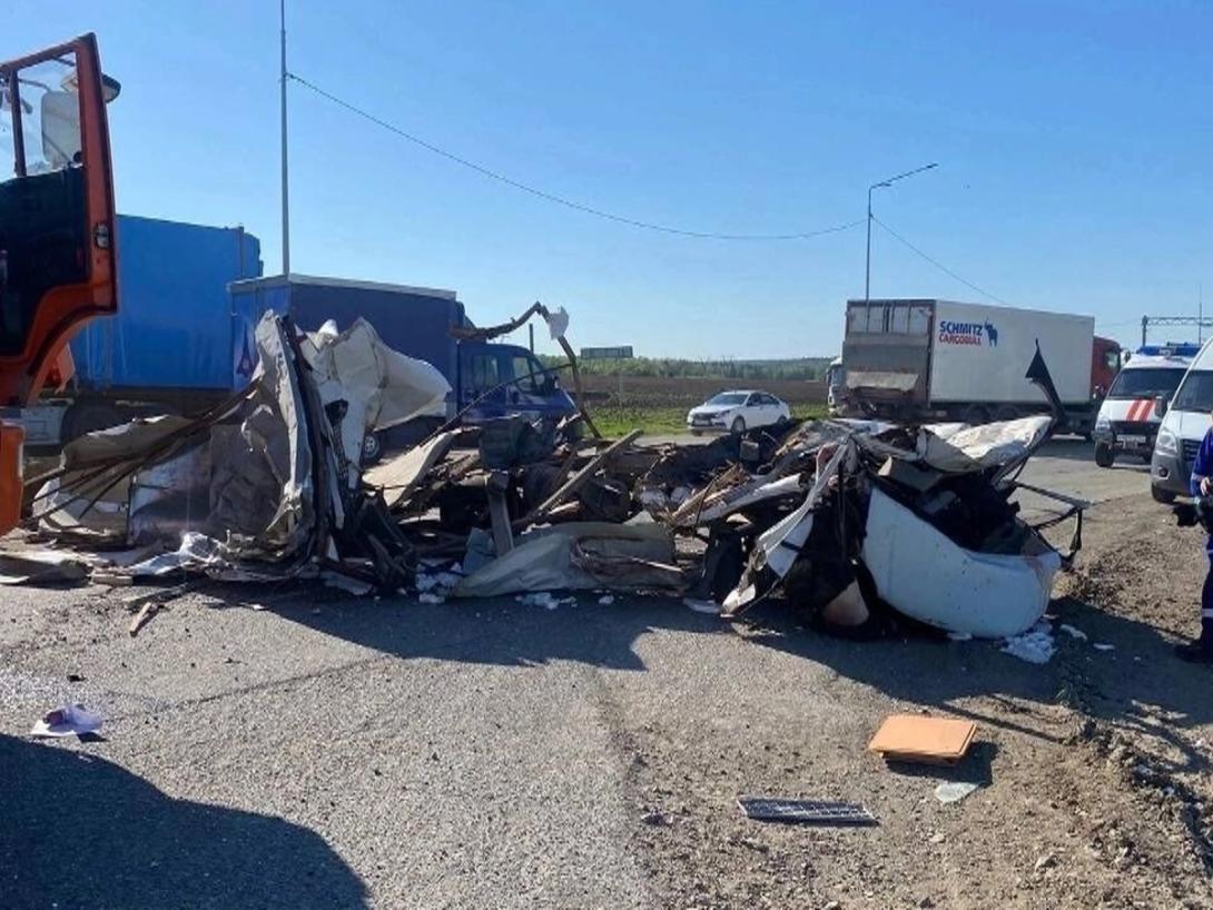 В Пермском крае «Газель» попала под «Камаз», погибли два человека